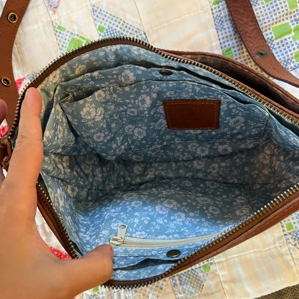 Lyons Leather Co honeybee Bag - Picture 3 of 15